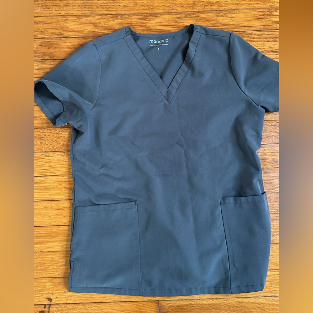 Mandala gray scrub top! Size small!
